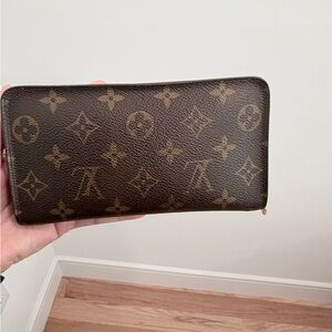 Louis Vuitton Monogram Zipper Wallet